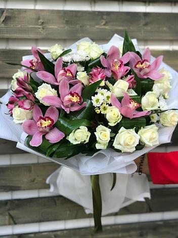 Букет цветов из: Розы и Хризантемы в Донском