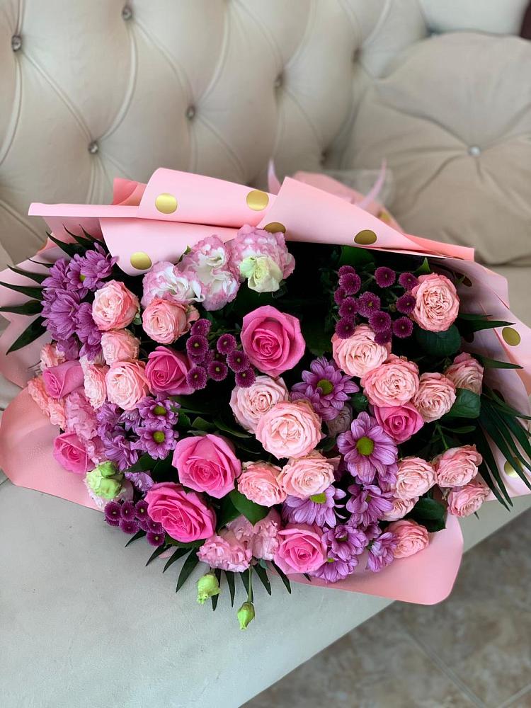 Букет цветов из: Хризантемы, Розы и Лизиантусы в Донском