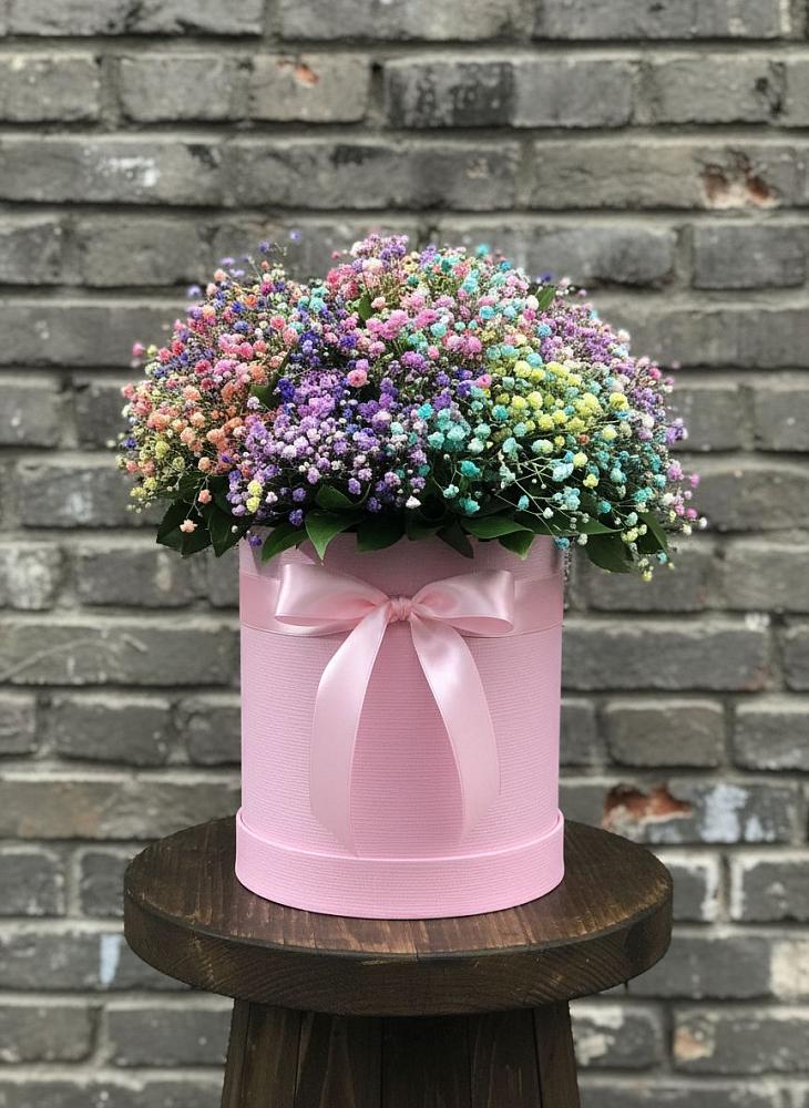 Цветочная композиция из Гипсофила и Розы в шляпной коробке в Донском