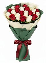 Букет Микс из красных и белых роз в Донском