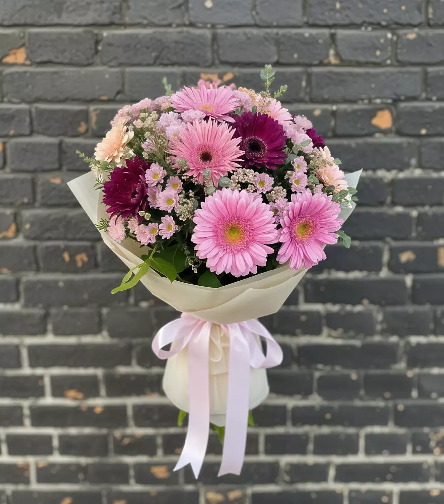 Букет цветов из: Герберы и Хризантемы в Донском