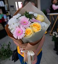 Букет цветов из:  Герберы, Розы и Хризантемы в Донском