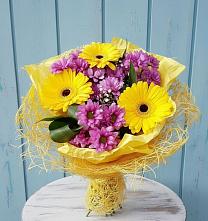 Букет цветов из:  Хризантемы и Герберы в Донском
