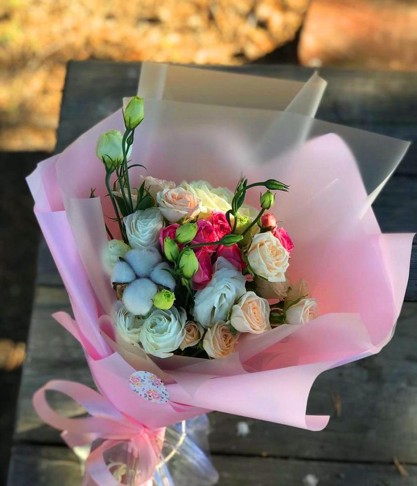 Букет цветов из: Розы и Лизиантусы в Донском