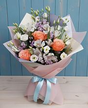 Букет цветов из:  Лизиантусы, Розы, Альстромерии и Гипсофила в Донском