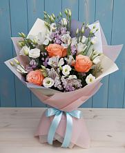 Букет цветов из:  Лизиантусы, Розы, Альстромерии и Гипсофила в Донском