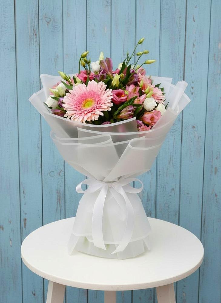 Букет цветов из: Герберы, Альстромерии и Лизиантусы в Донском