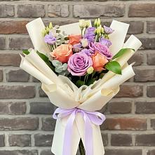 Букет цветов из:  Лизиантусы и Розы #REPLACE_PRED# Донском