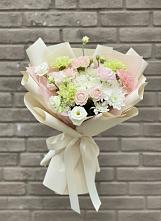 Букет цветов из:  Гвоздики, Розы, Лизиантусы и Хризантемы в Донском