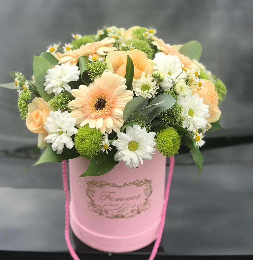 Цветочная композиция из Розы, Герберы и Хризантемы в шляпной коробке в Донском