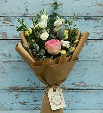 Букет цветов из:  Розы и Лизиантусы в Донском